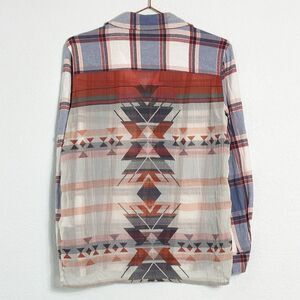 White Crow Aztec Pattern Back Casual Plaid Button Down Shirt EUC Small (251T)